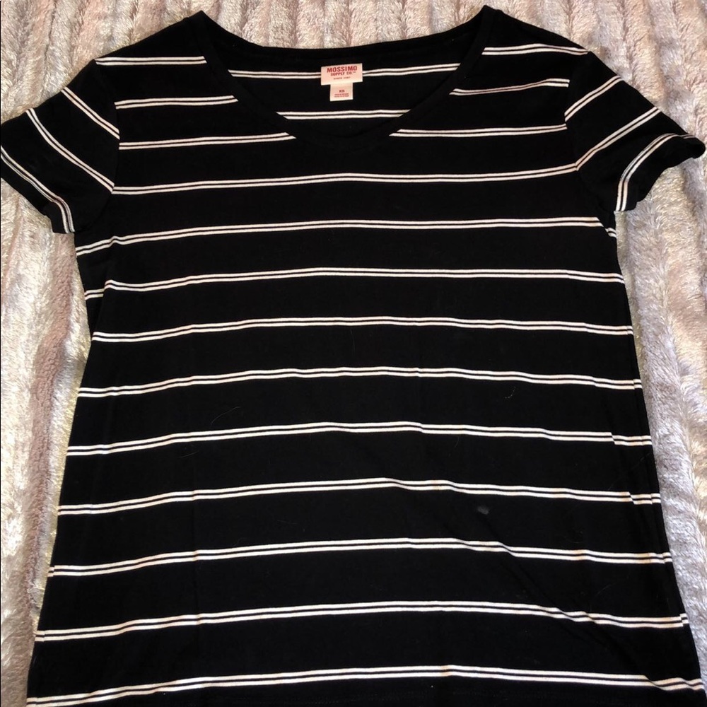 Black and white t-shirt